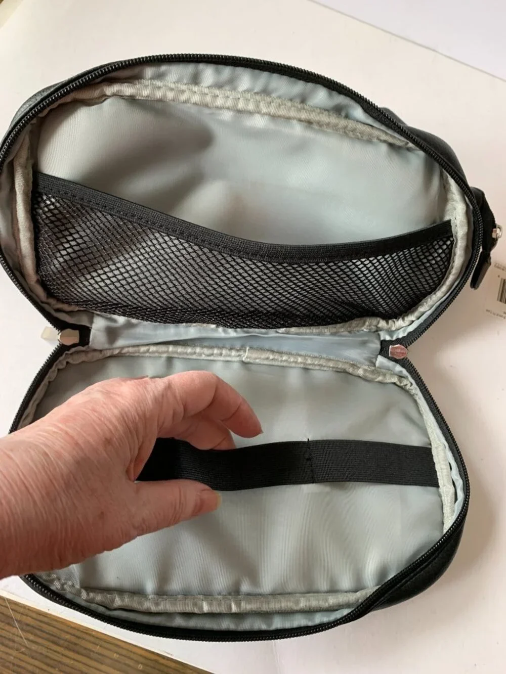 DOCKETS MENS Black Travel Toiletry Bag